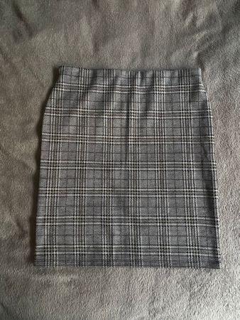 Jupe à carreaux taille S - Parfaite pour l'automne!