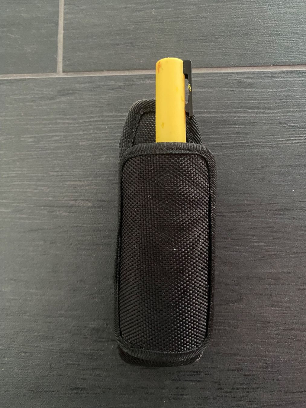 Tiro a segno: Nite Ize Lite Holster Stretch for Flashlight – Usato da Lausanne venduto da 55Foxtrot