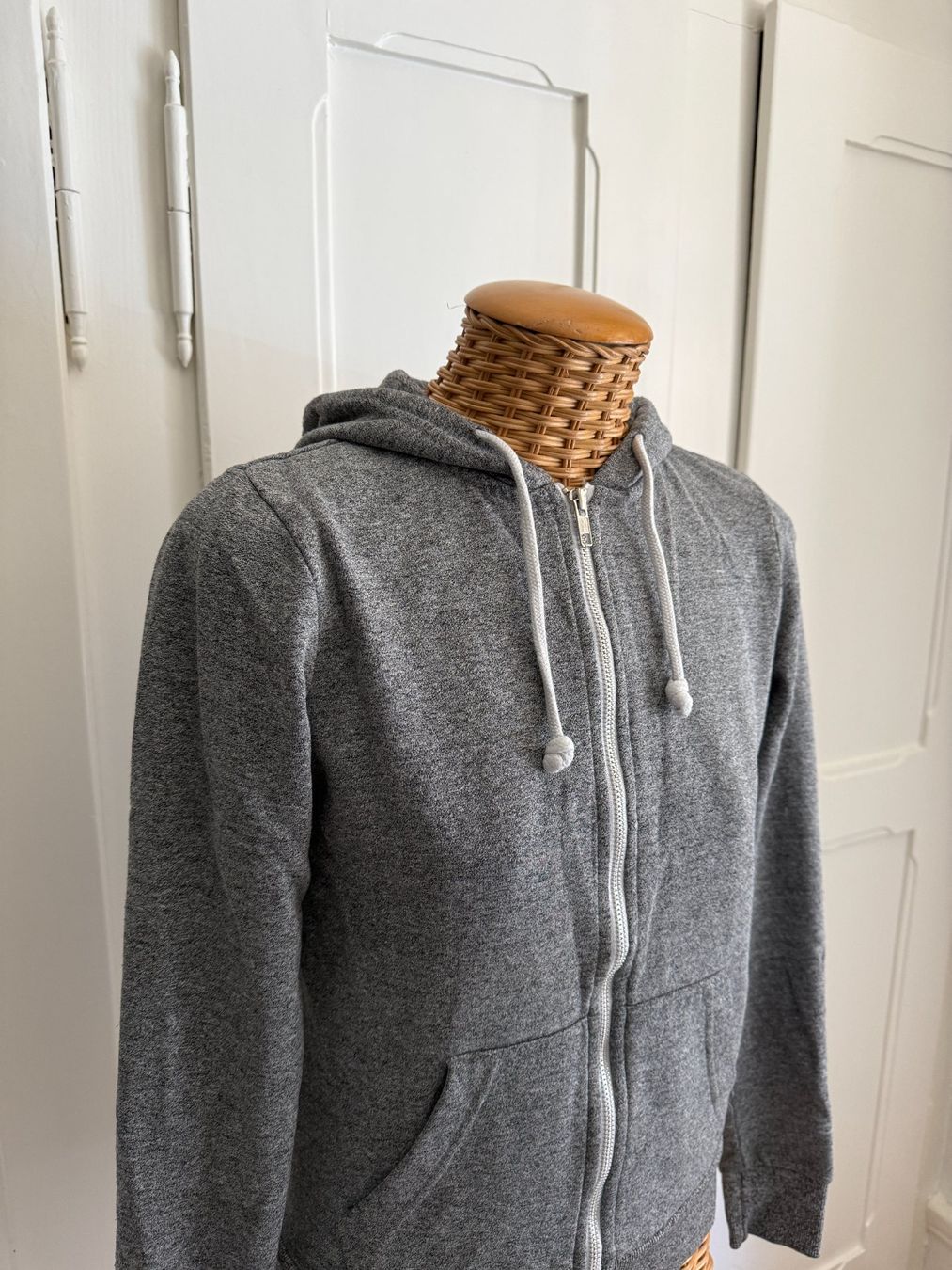 H&M Jacken: Sweatjacke grau meliert XS – Gebraucht aus Zürich von Diazaio 1