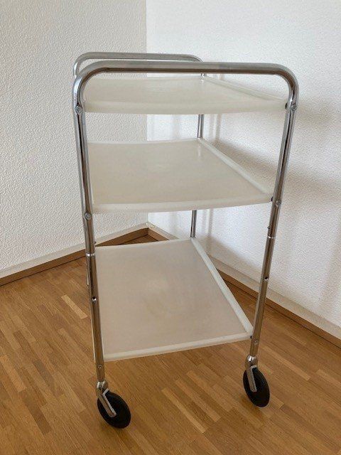 Tavoli: Rollwagen Beistelltisch für Büro oder Küche – Usato da Rapperswil SG venduto da sum_y5g5 1