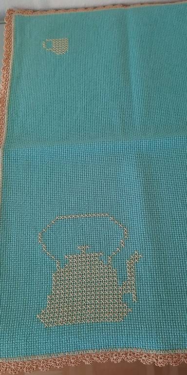 Set di tavolo e panche: Tischset aus Großmutters Truhe 2x – Usato da Bern venduto da ANIP 1