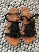 Schwarze Fransen Sandalen, Grösse 37.5, Sommer-Look top!