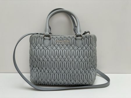 Miu Miu Handtasche Leder Damen Tasche guter Zustand