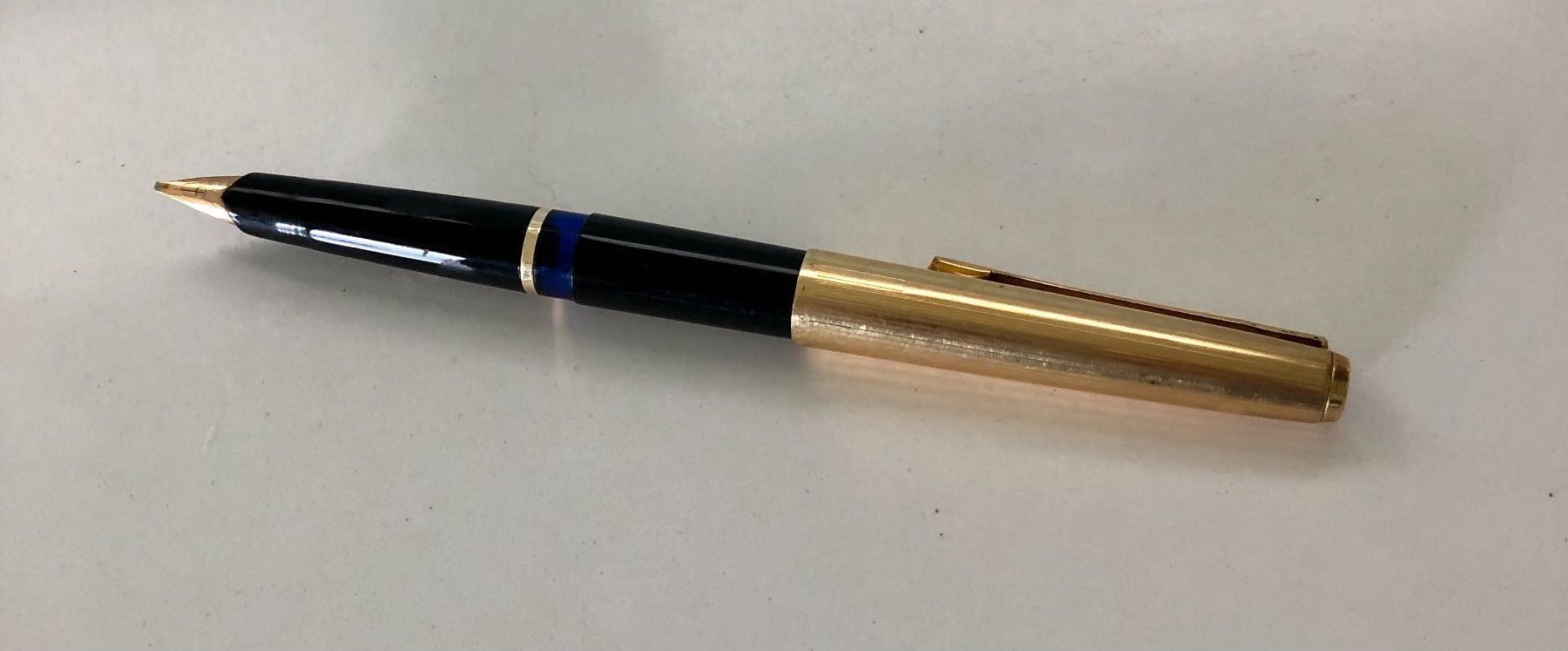 Welt der Tiere: Plume Parker (Noir et Or) – Gebraucht aus Bernex von Natalys 1