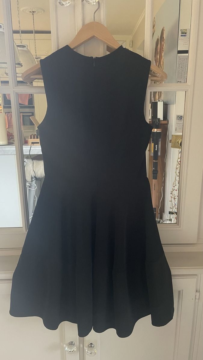 Vestiti: Robe noire évasée,  Needle and Thread, taille 38 – Nuovo (secondo la descrizione) da Troinex venduto da nadinebmichaelson 3