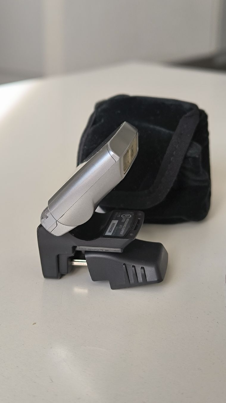Olympus Flash: Flash Olympus FL-LM1 – Usato da Riaz venduto da vanucaptures