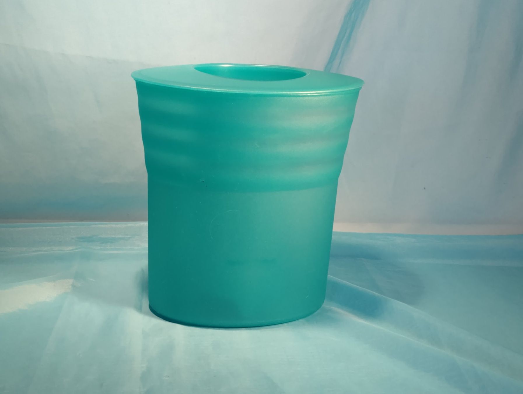 Sonstiges: Tupperware Sektkühler, Weinkühler, türkis, 1L – Gebraucht aus Bellach von JingleCherry