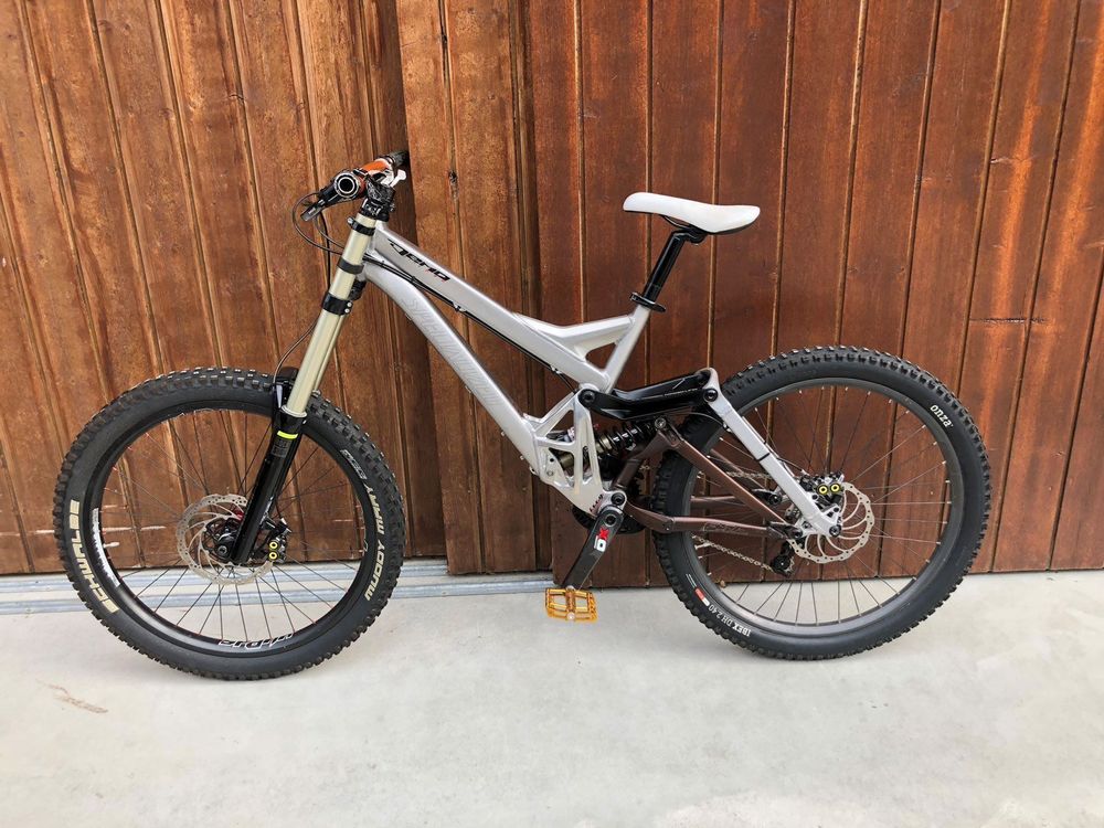 Specialized cheap demo 9