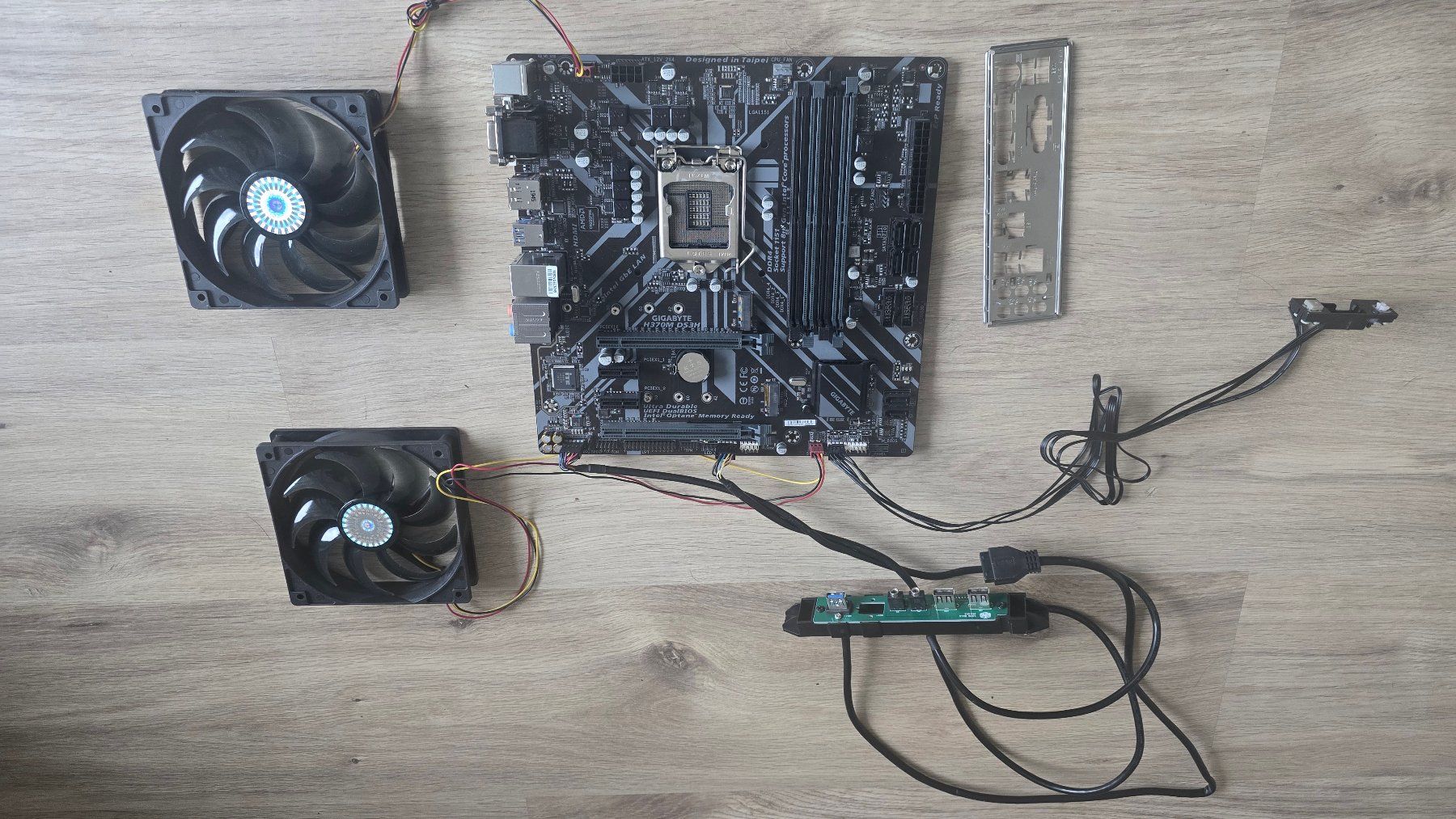 Gigabyte Mainboards: Gigabyte GC-WBAX200 Mainboard mit Lüfter – Gebraucht aus Hochwald von Bolli09