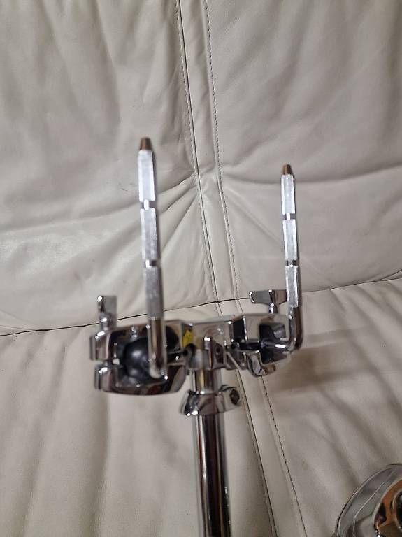 Strumenti musicali: Mapex Doppel Tom Halter mit Bass Drum Mount – Usato da Mur (Vully) FR venduto da Bigwhite 2