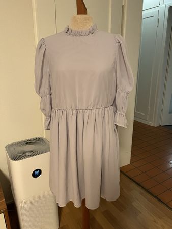 Romantische Kleid in flieder/hellem Lila von Na-Kd Grösse 36