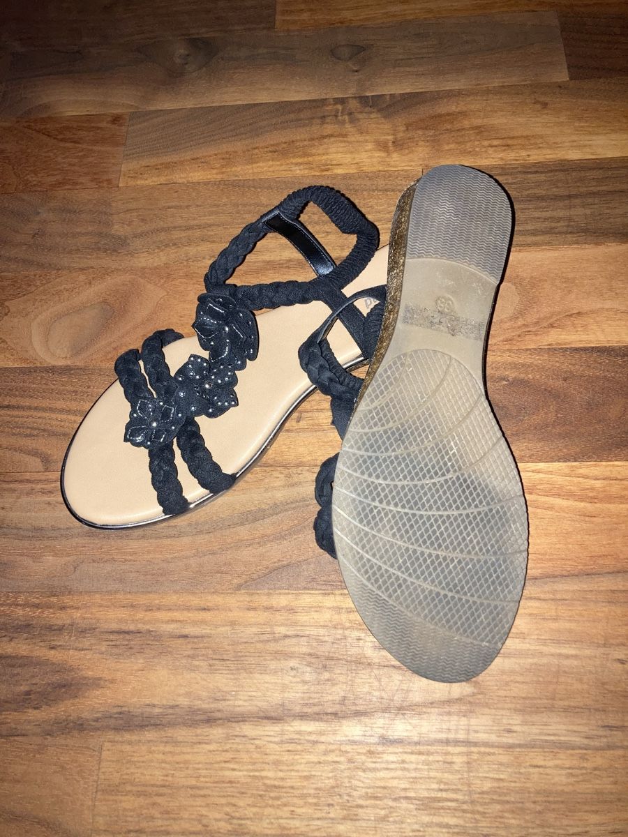 Graceland Scarpe da donna: Schwarze Sommersandalen Gr. 38 – Usato da Aegerten venduto da leiserp 1