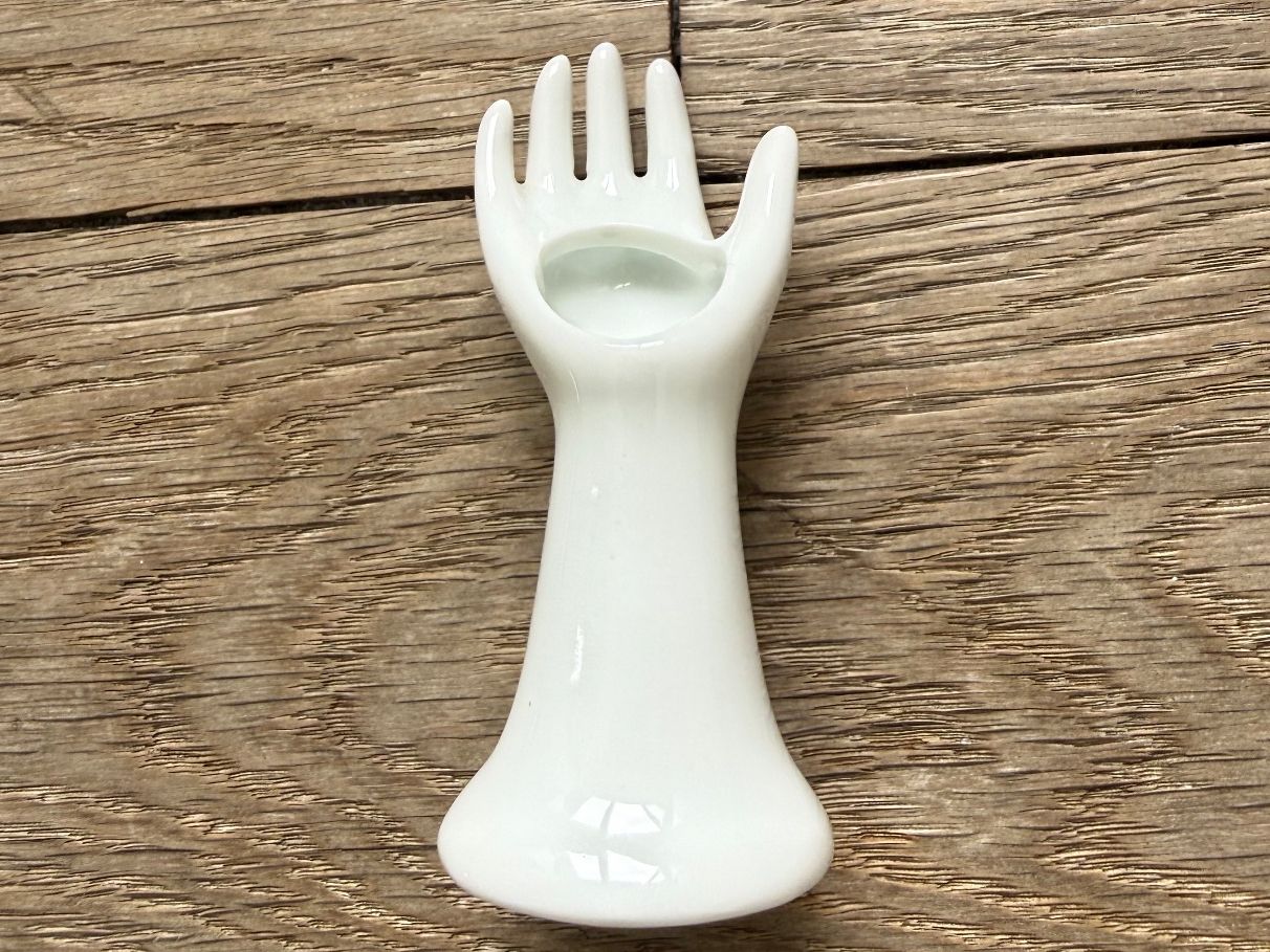 Coffrets à bijoux: Vintage Schmuckhand als Ringhalter oder Soliflore – D'occasion à Luzern par Mamutpe 1