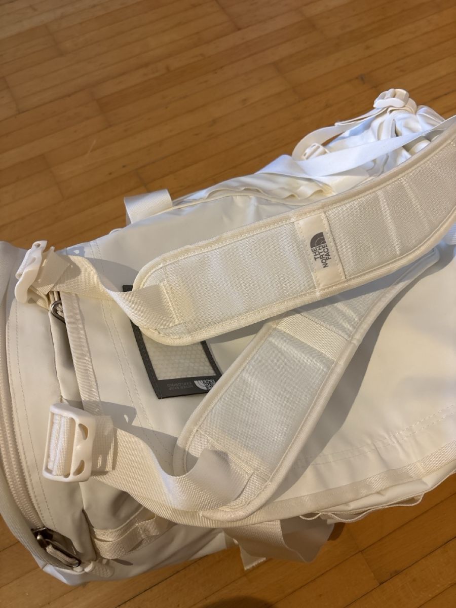 North Face Rucksäcke: The North Face Base Camp Duffel M weiss – Neu (gemäss Beschreibung) aus Haldenstein von Alexa.R 3