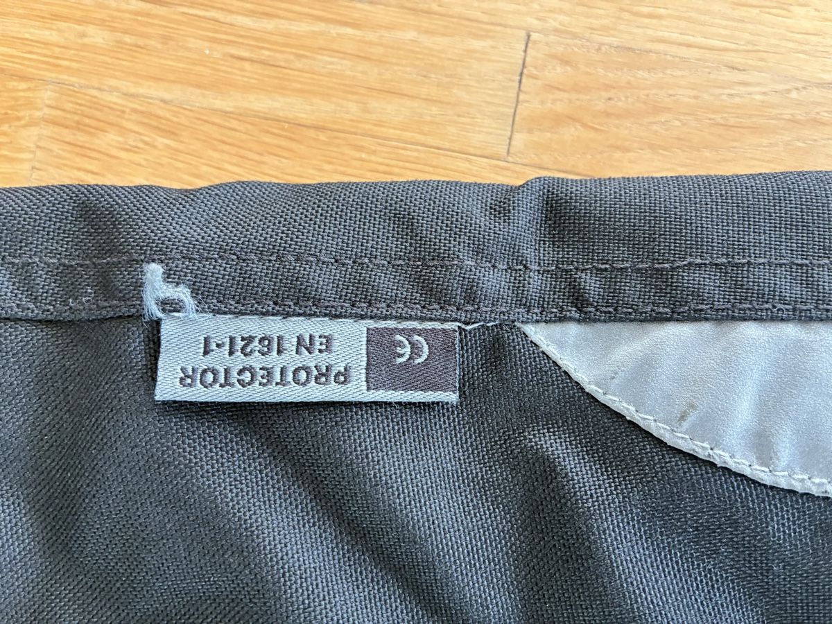 Pantaloni: Schwarze Herren Motorradhose Grösse M – Usato da Luzern venduto da niccho 2