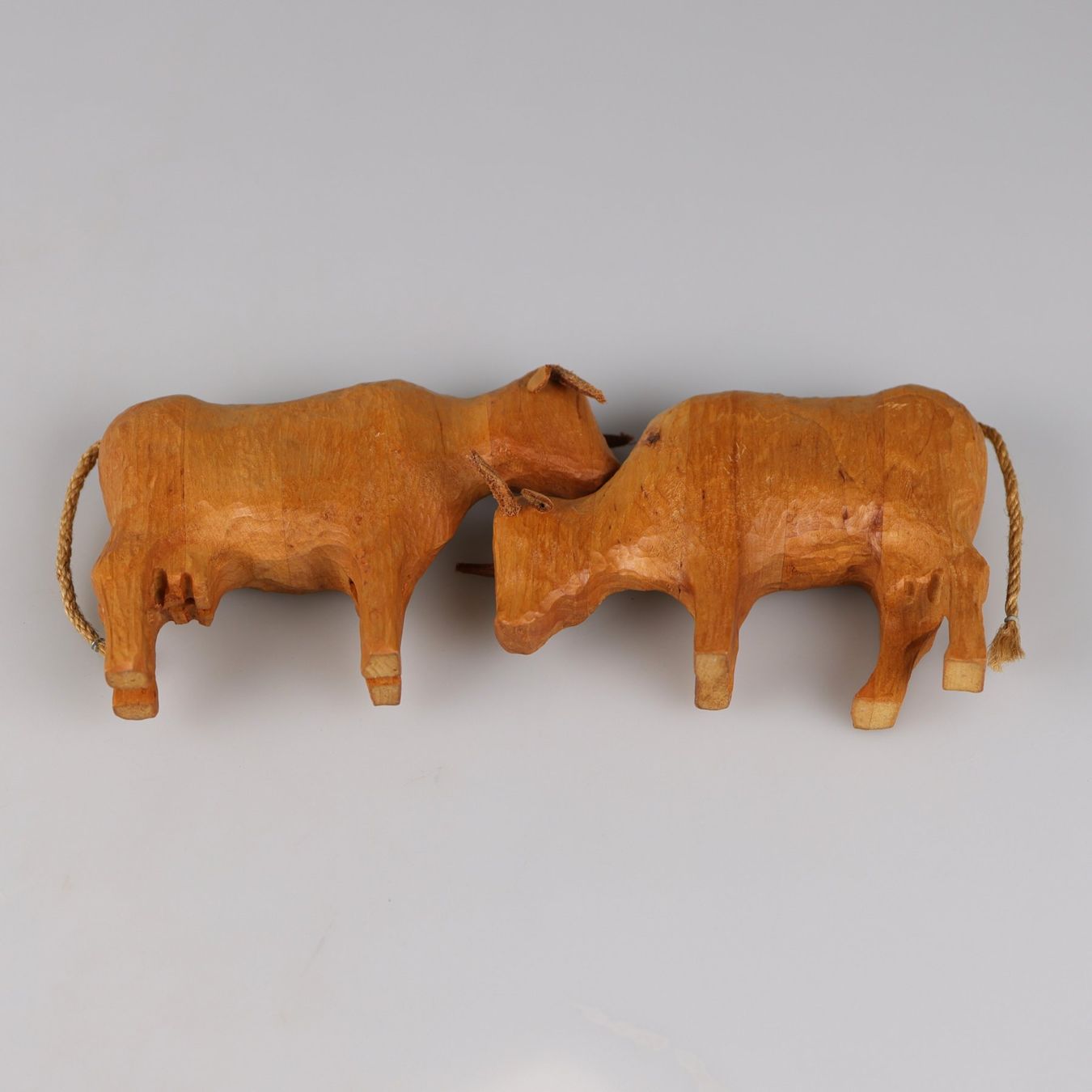 Figuren: Traditionelle Schweizer Holzkühe "Chüeli" – Gebraucht aus Volketswil von brockipfannenstil 4