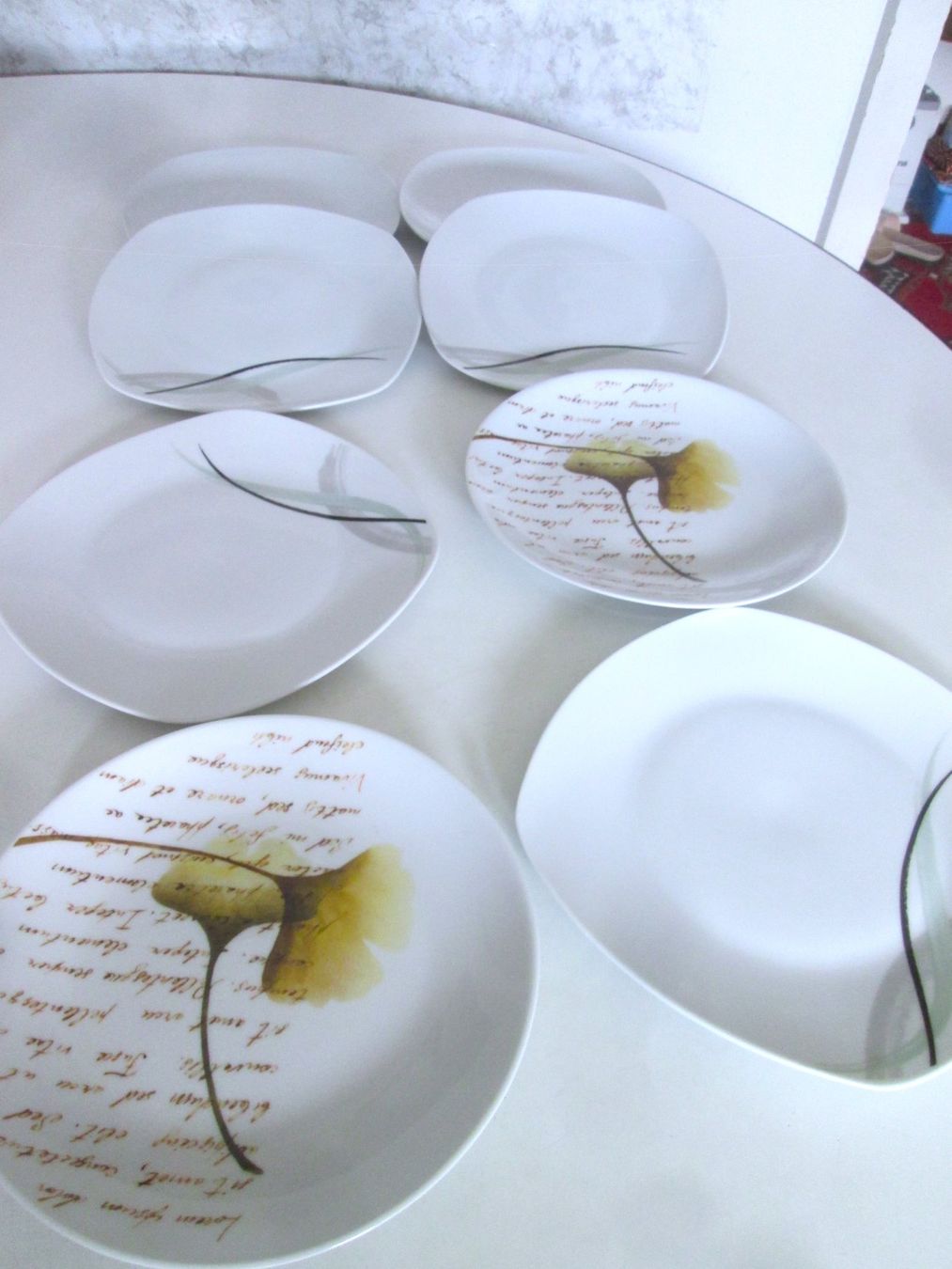 Piatti: 8 Porzellanteller – Usato da Sementina venduto da babucia