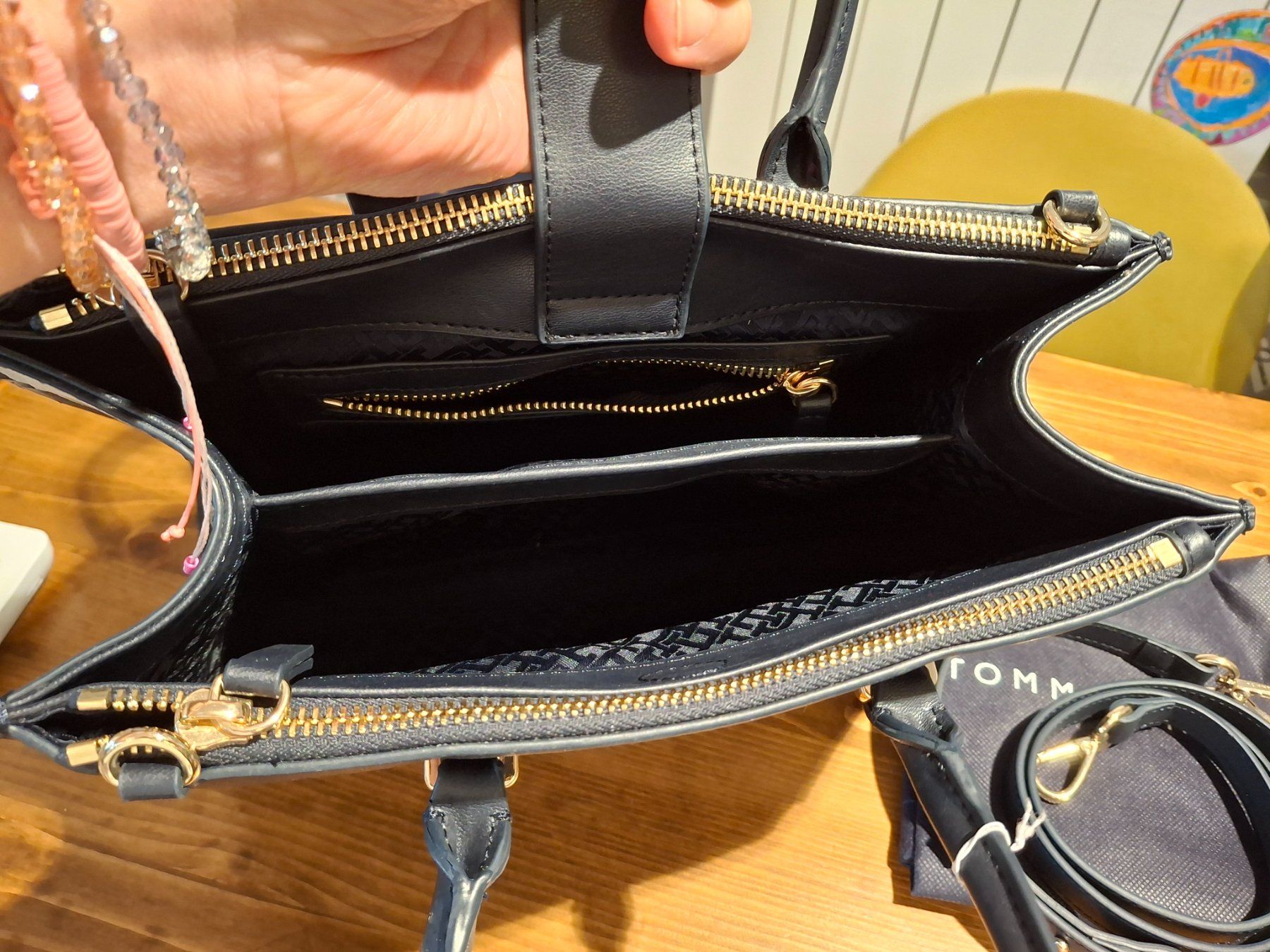 Borse da donna: Tommy hilfiger tasche – Nuovo (secondo la descrizione) da Oberhofen am Thunersee venduto da katka99 1