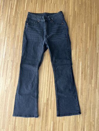 Damen Jeans mit Schlag – Gr. S- schwarz