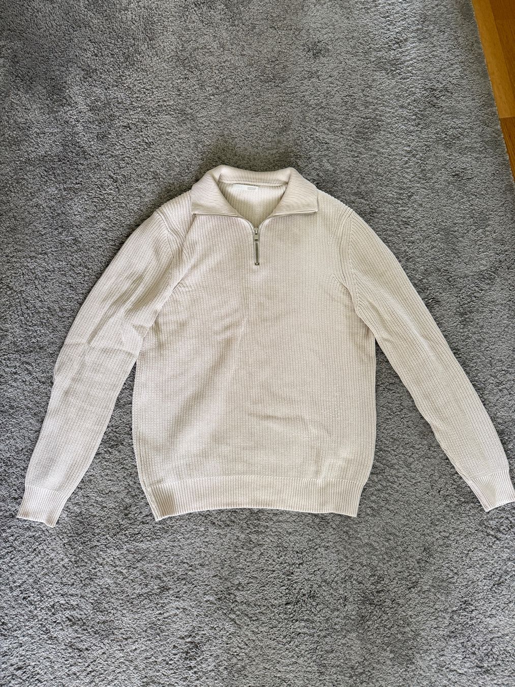 Zara Lotti di vestiti: Zara Pullover Paket, 4 Stück, nur 1 Winter getragen – Usato da Zürich venduto da TopElectronics 4