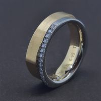 Qualitätsvoller Ring von Meister mit 15 Brillanten