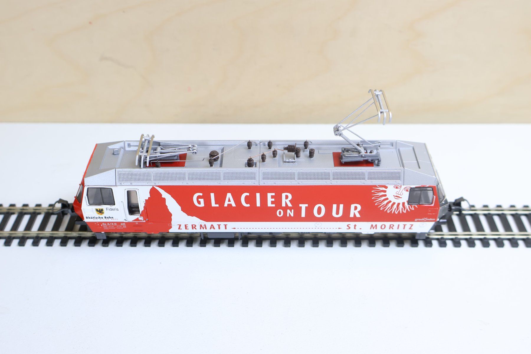 Bemo Modellini di ferrovie: Bemo E-Lok Ge 4/4 III Glacier RhB H0 AC - Digital – Usato da Winterthur venduto da Monstera 4