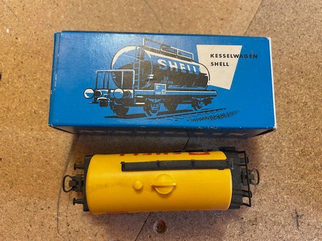 Märklin Modellini di ferrovie: Märkli Kesselwagen "Shell" – Usato da Hagneck venduto da wrangler65 1
