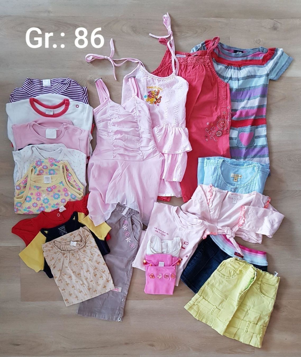 Kleiderpakete & -sets: Kleider-Paket, Mädchen Gr.:86 – Gebraucht aus Grenchen von .stern.