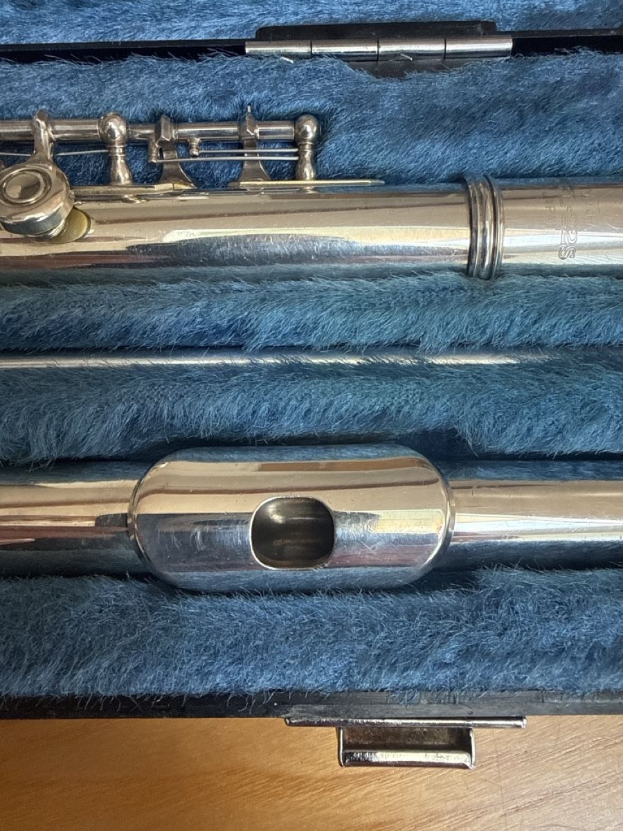 Yamaha Strumenti musicali: Flûte traversière Yamaha argentée YFL-22S – Usato da Corcelles NE venduto da str_d96m 1
