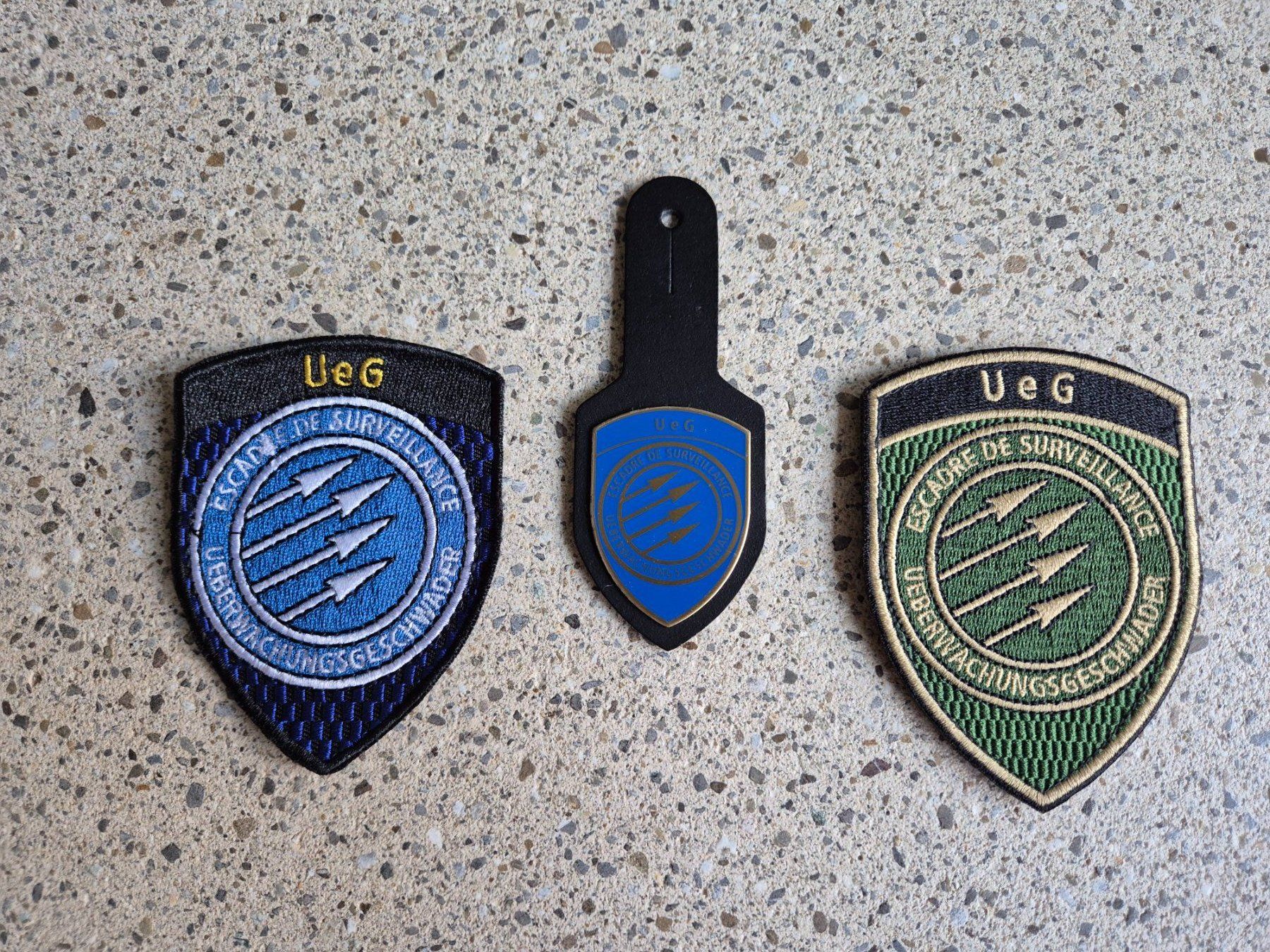 Schweizer Armee Plaketten & Abzeichen: *** Luftwaffen Set Überwachungsgeschwader *** – Neu und originalverpackt aus Riedholz von fr_sIruP
