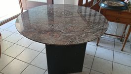 schöner Esstisch, Granitplatte, Holz-Metallkonstruktion