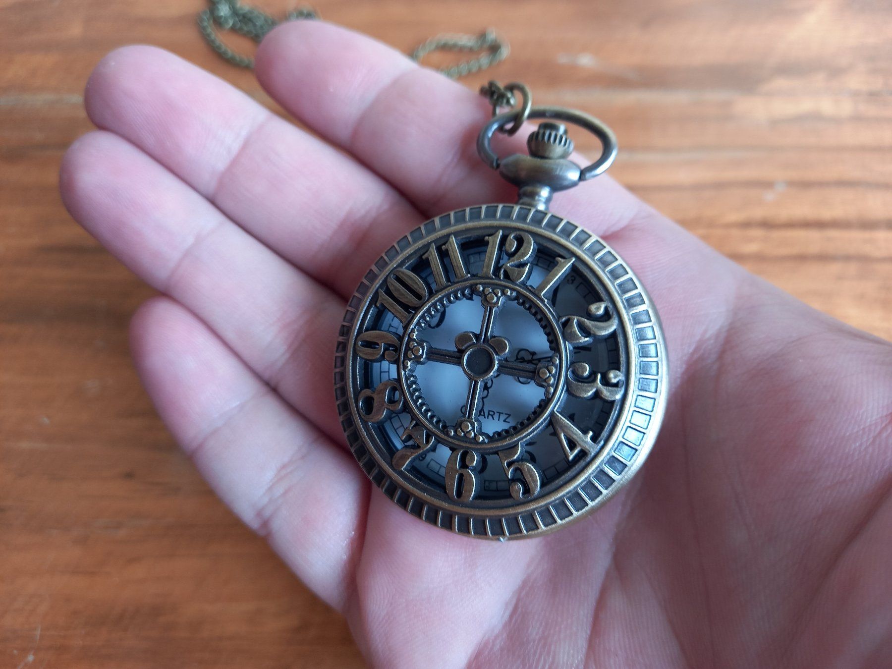 Uhren: Quarz-Taschenuhr mit Hohlklappe im Retro-Stil – Neu und originalverpackt aus Lausanne von WATCH-WORLD 4
