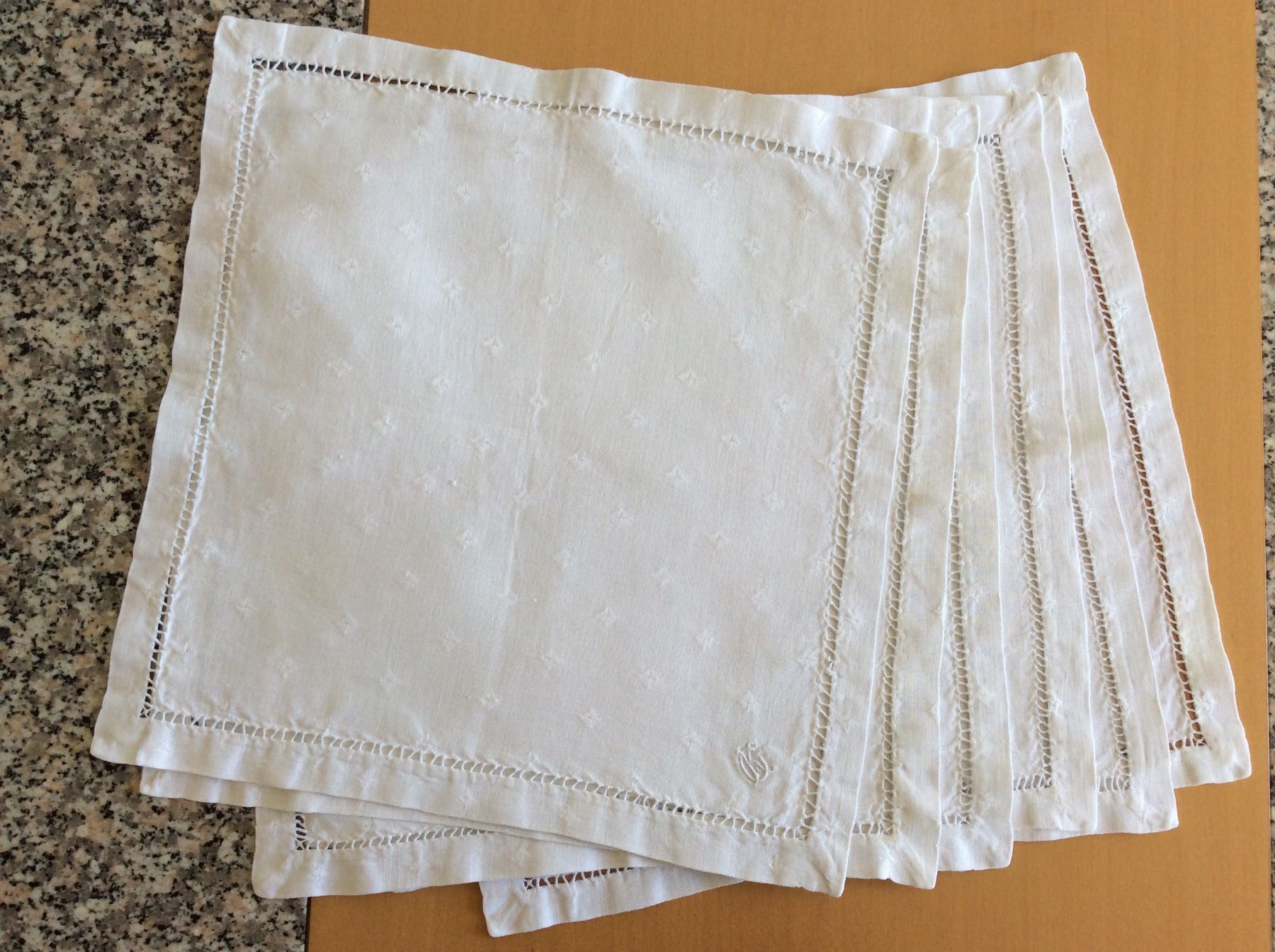 Tovaglioli: 6 Leinenservietten, weiss, Monogramm, – Usato da Birwinken venduto da chez-erna