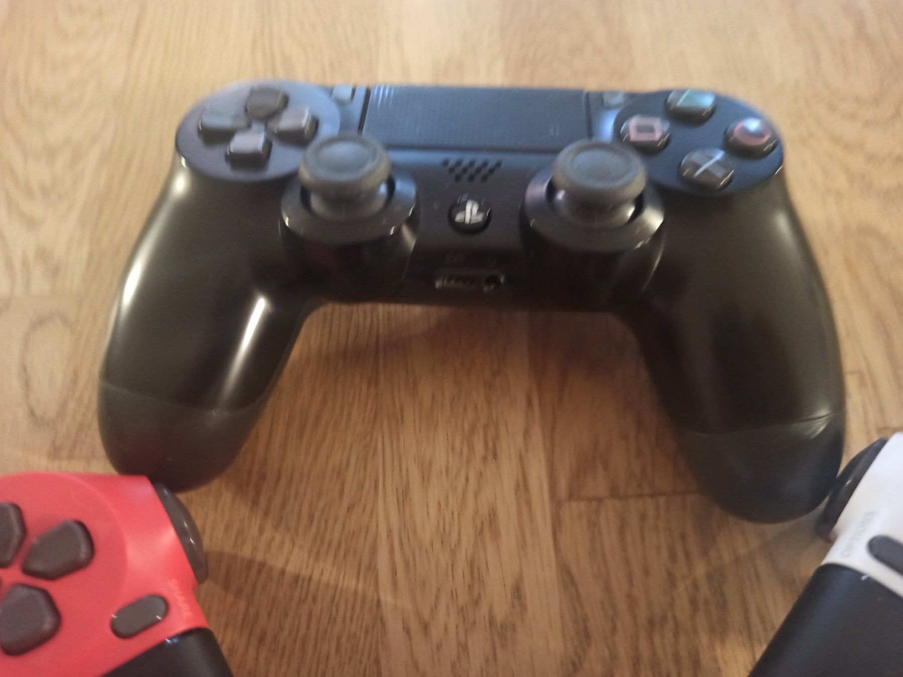 Controller: 3 x Original Controller PS4 Wireless DualShock 4 V2 DEF – Gebraucht aus Oberweningen von mar_87mx 6