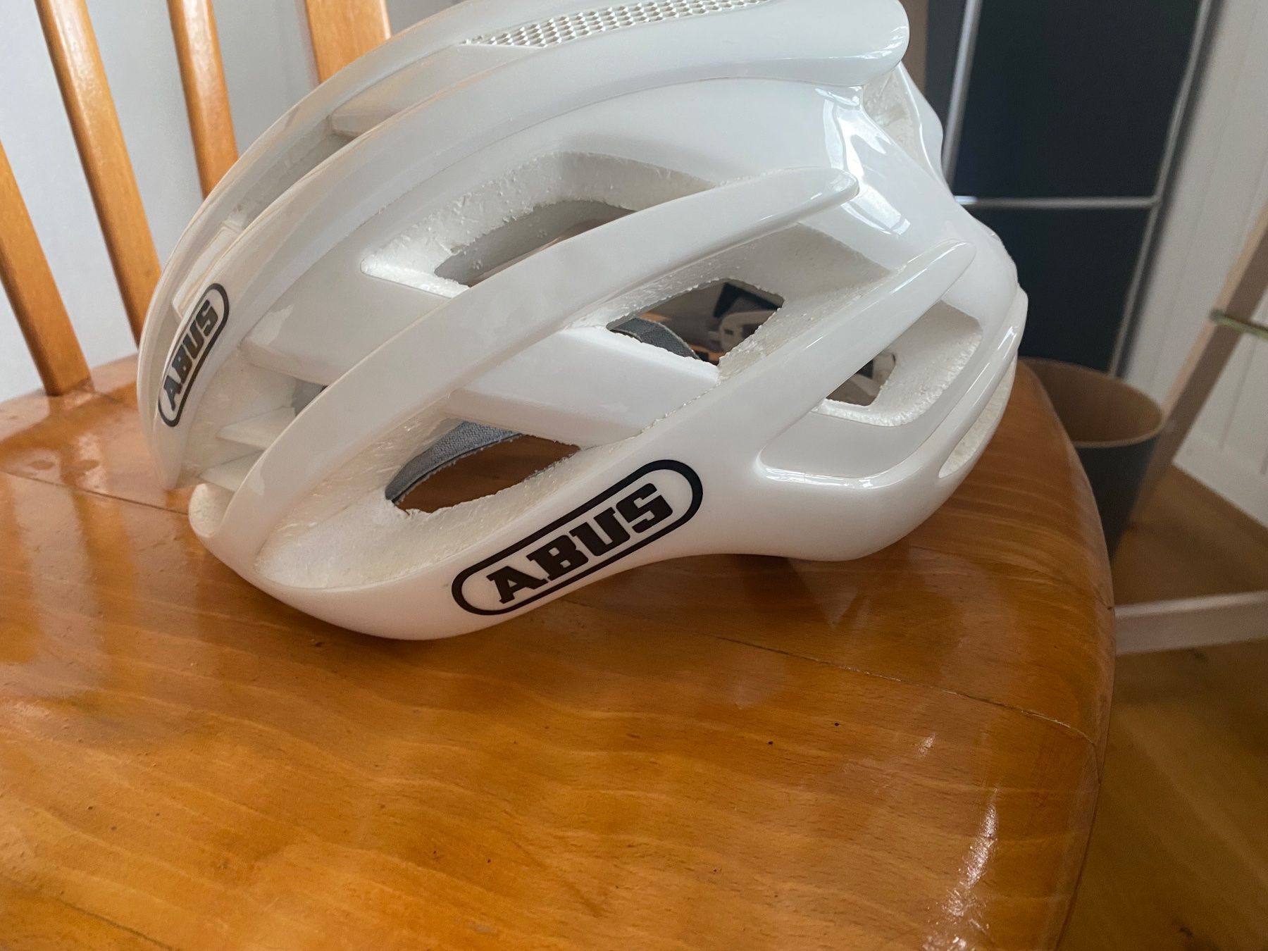 Helme: Velohelm Abus M – Gebraucht aus Oberhofen Thun'see von bluefootedboby