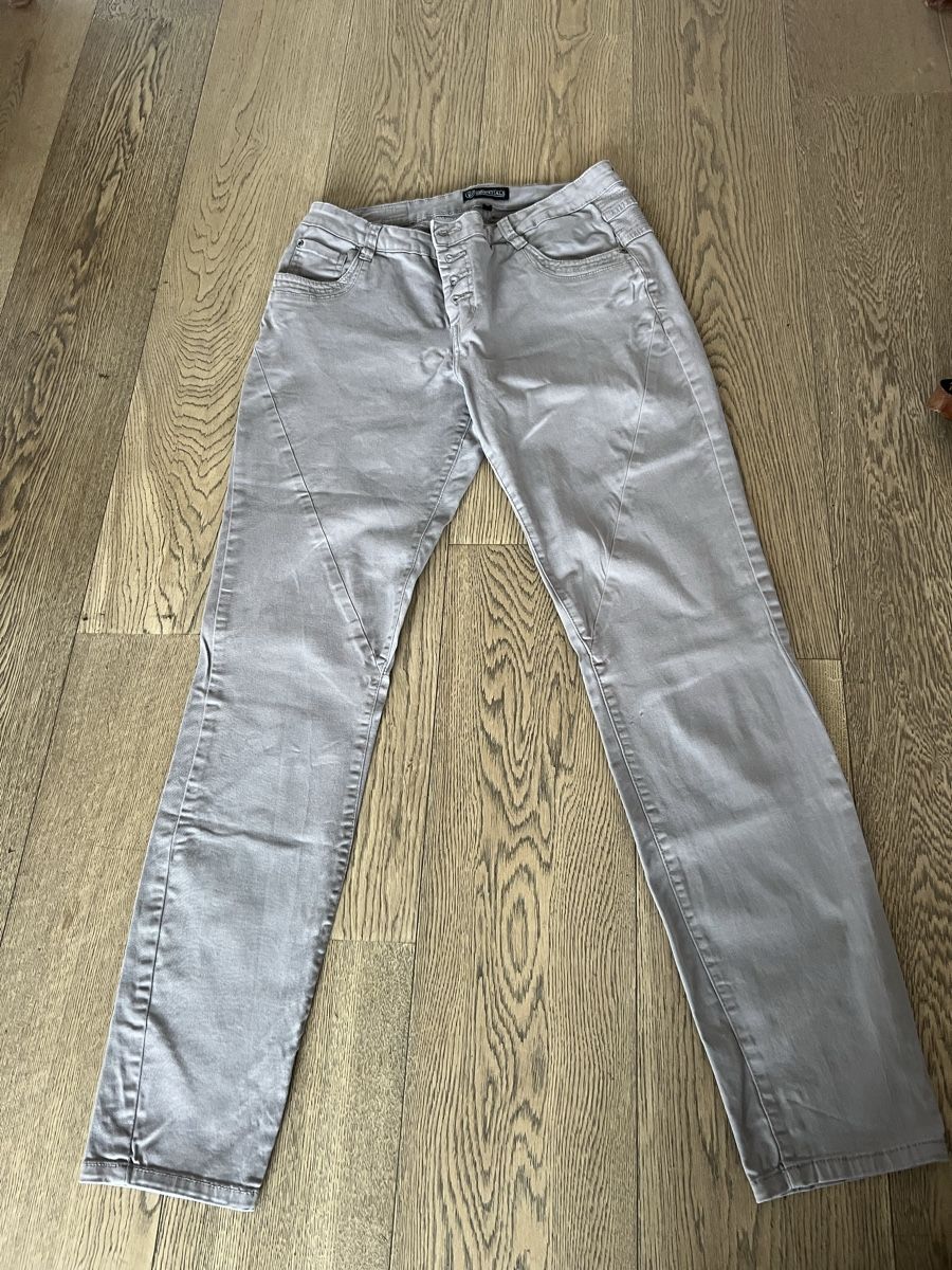 Pantaloni: VP Essentials grey pants/graue Hose, size 32/32 – Usato da Schenkon venduto da NCB77