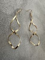 Elegante Goldfarbene Ohrringe, ein Hingucker für den Sommer!
