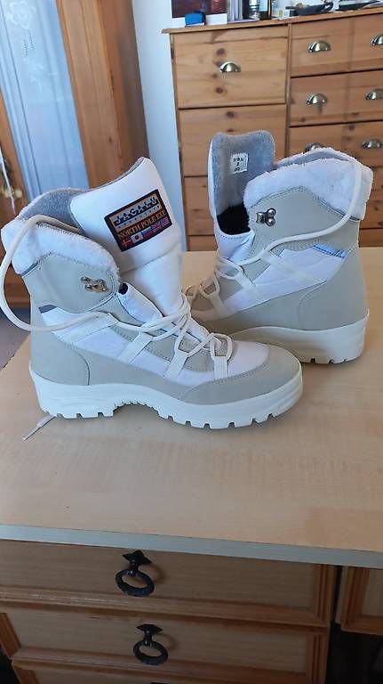 Scarpe da donna: Winterstiefel JACALU Gr. 40 – Usato da Fahrwangen venduto da GabiKri 1