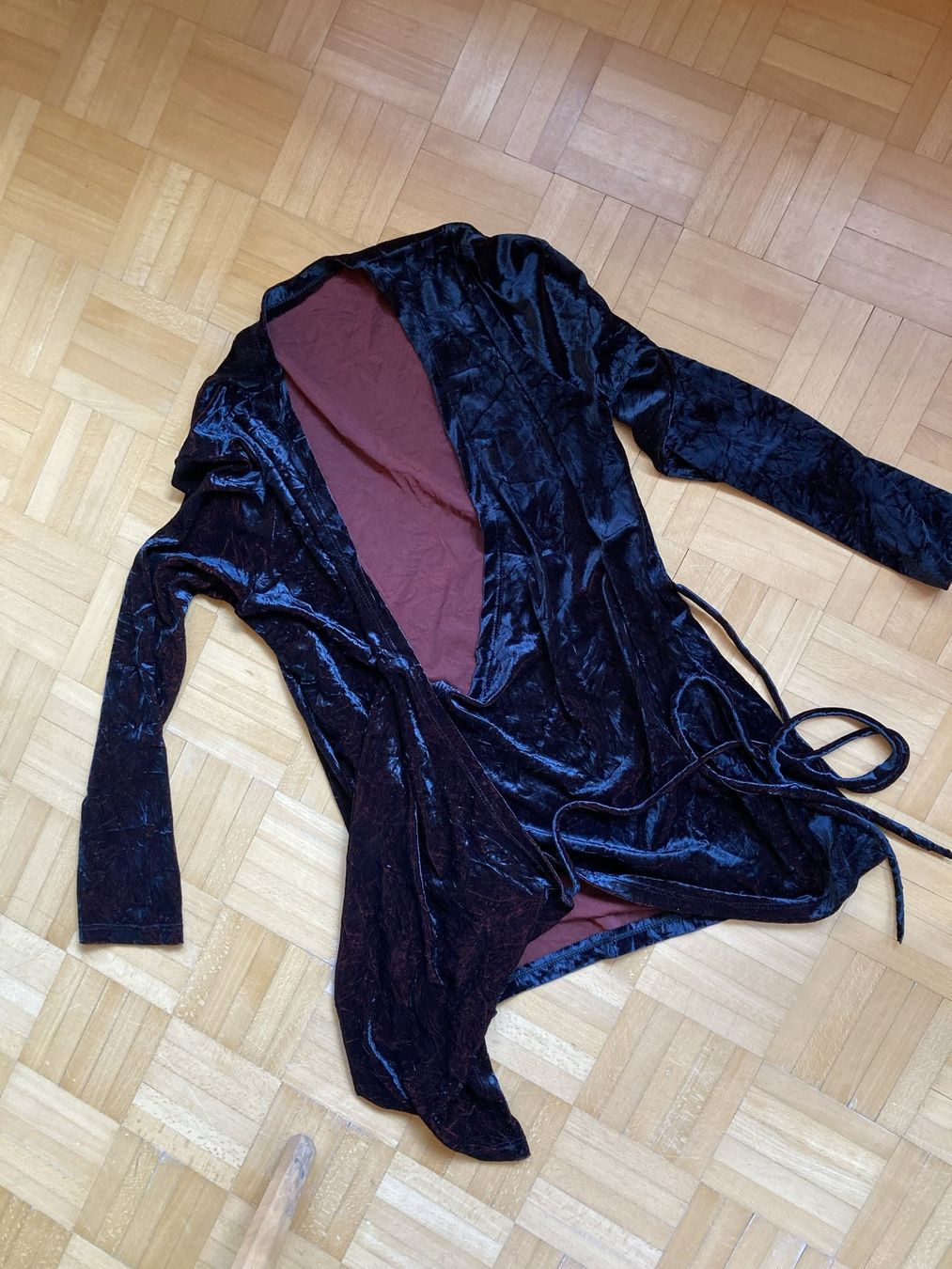 Blusen: neue Samet Bluse Gr. 38 – Neu (gemäss Beschreibung) aus Gais von hallogais