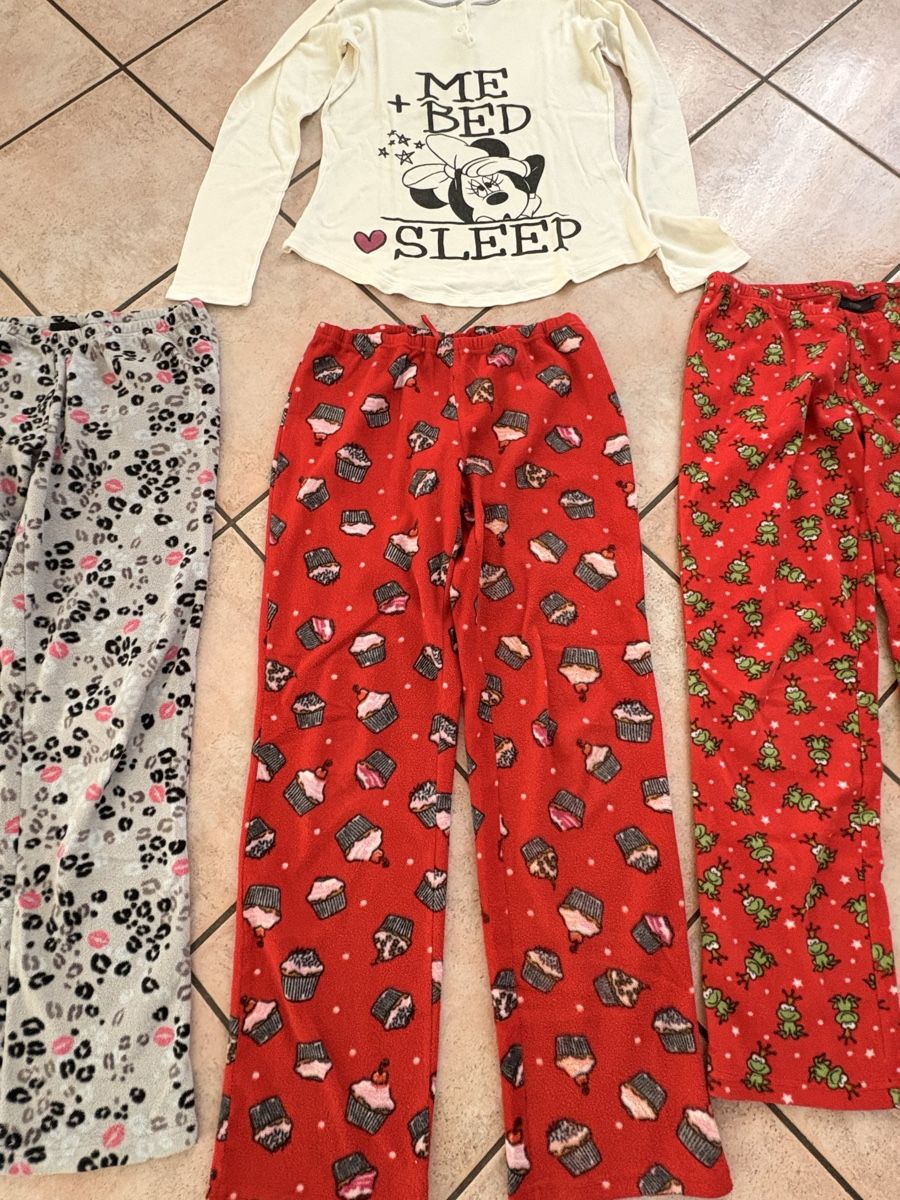 Lots de vêtements: Lotto pigiami donna  – D'occasion à S. Antonino par FedeKikka88 2