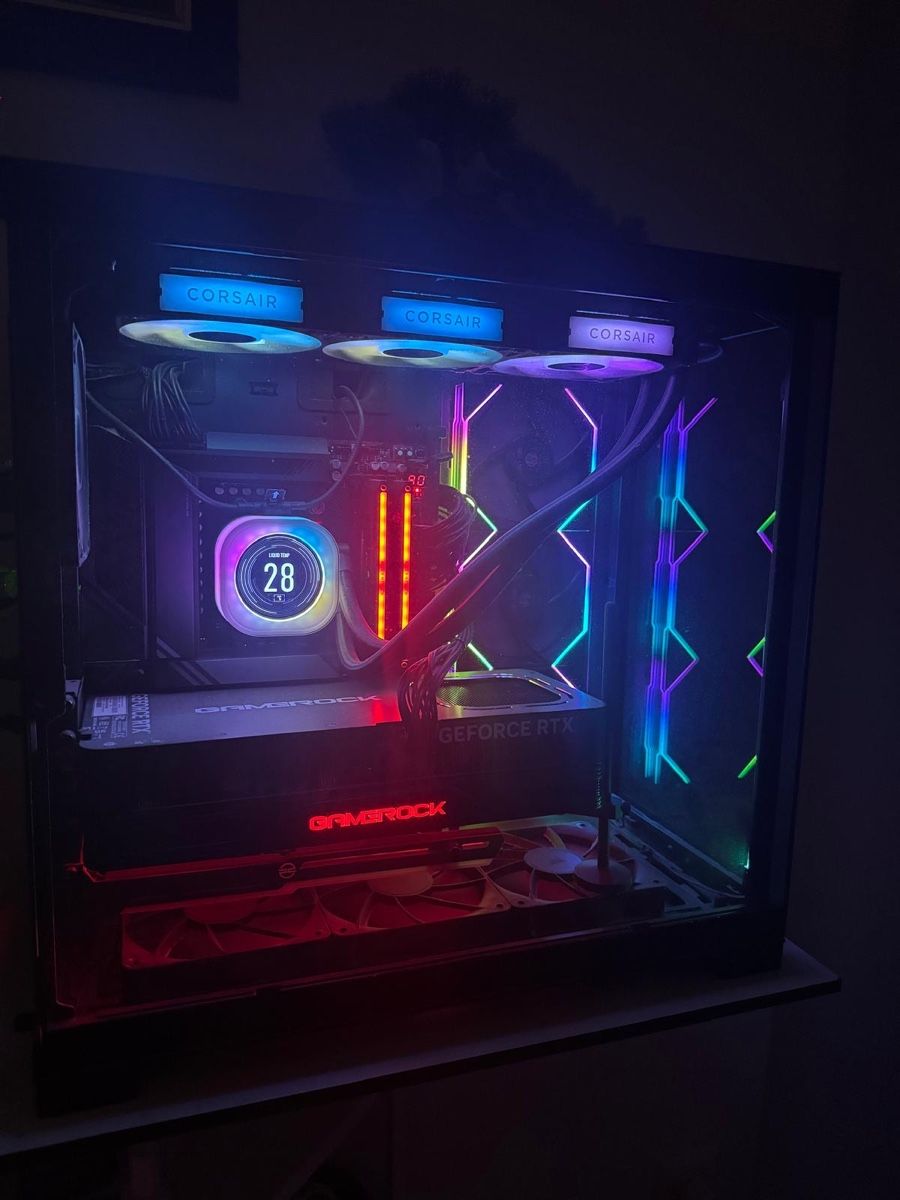 PCs: GAMING PC 5090, Ryzen 7 9800X3D, RAM 32GB DDR5 – D'occasion à Forch par Barbynacho 1