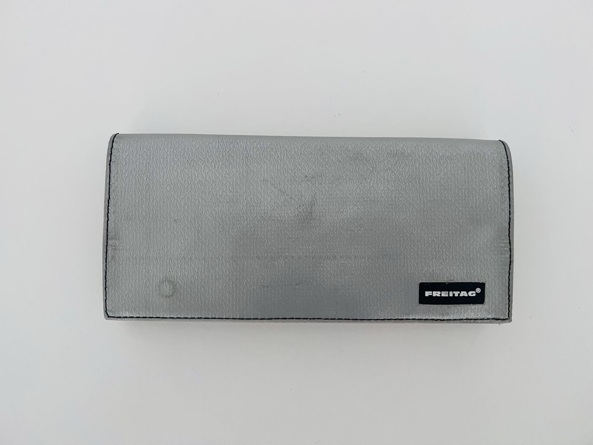 Freitag Portemonnaie: Freitag Caroline portafoglio silver – Gebraucht aus Losone von Annja93