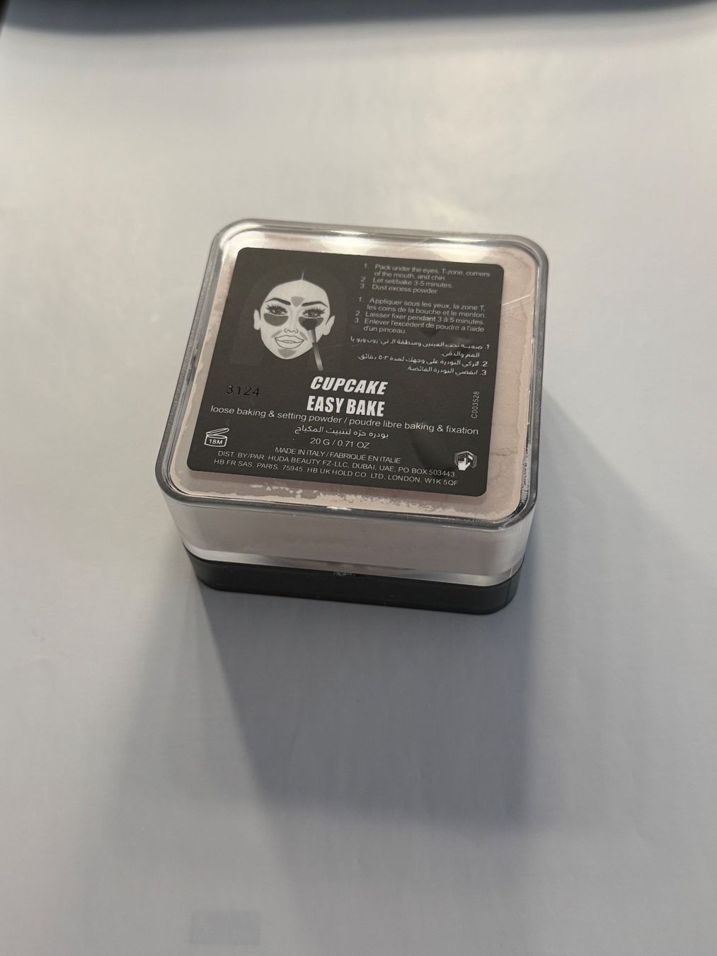 Huda Beauty Make-up: Huda Beauty Powder – Neu und originalverpackt aus Baar von xata 1