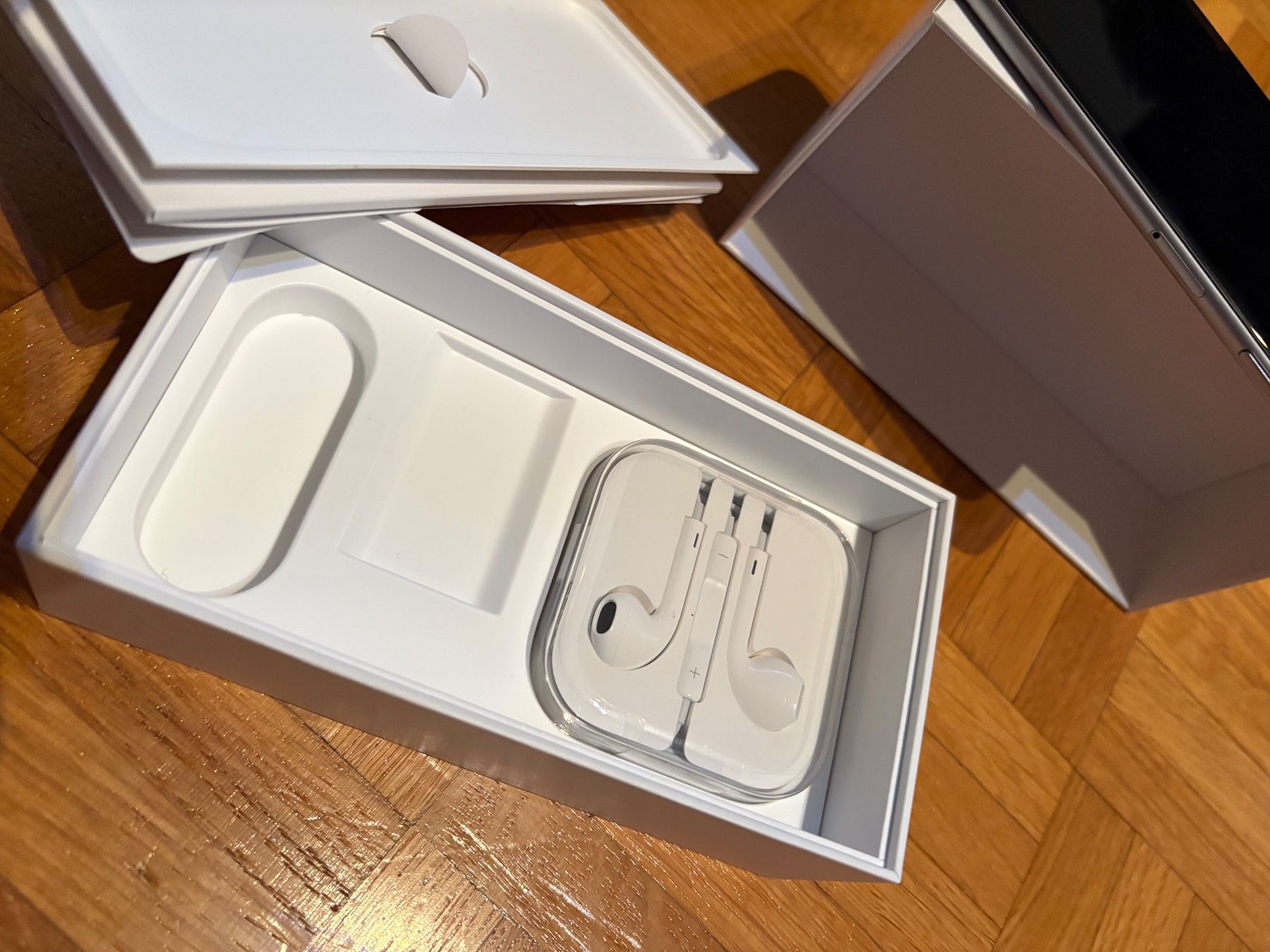 Apple Handys / Smartphones: iPhone 6 - Top Zustand 32GB – Defekt aus Genève von sunandwind 3
