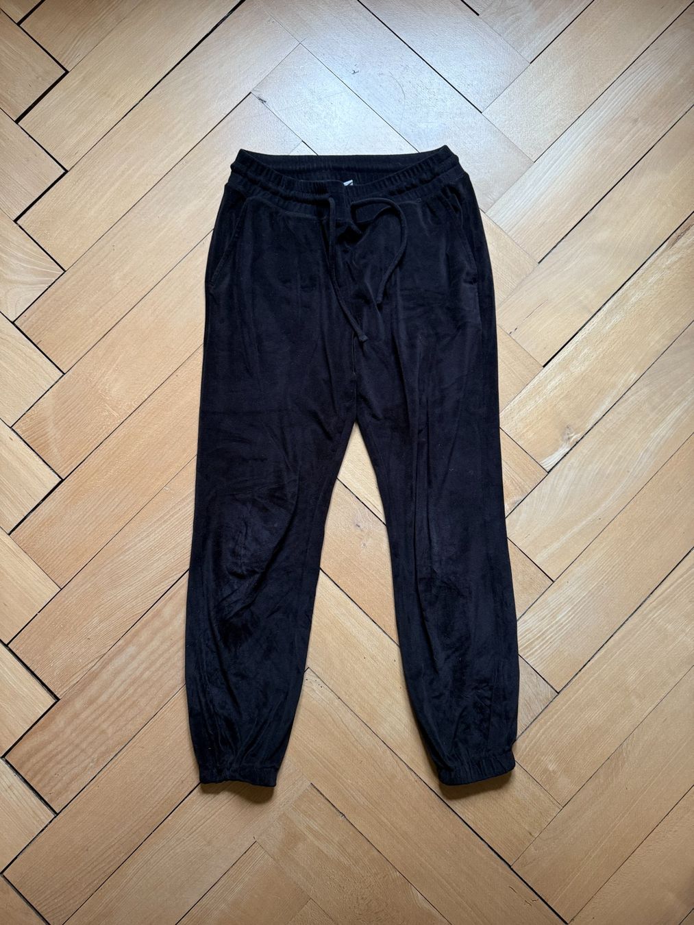 Gap Hosen: GAP - Samt Trainerhose schwarz XS – Gebraucht aus Zürich von Diazaio