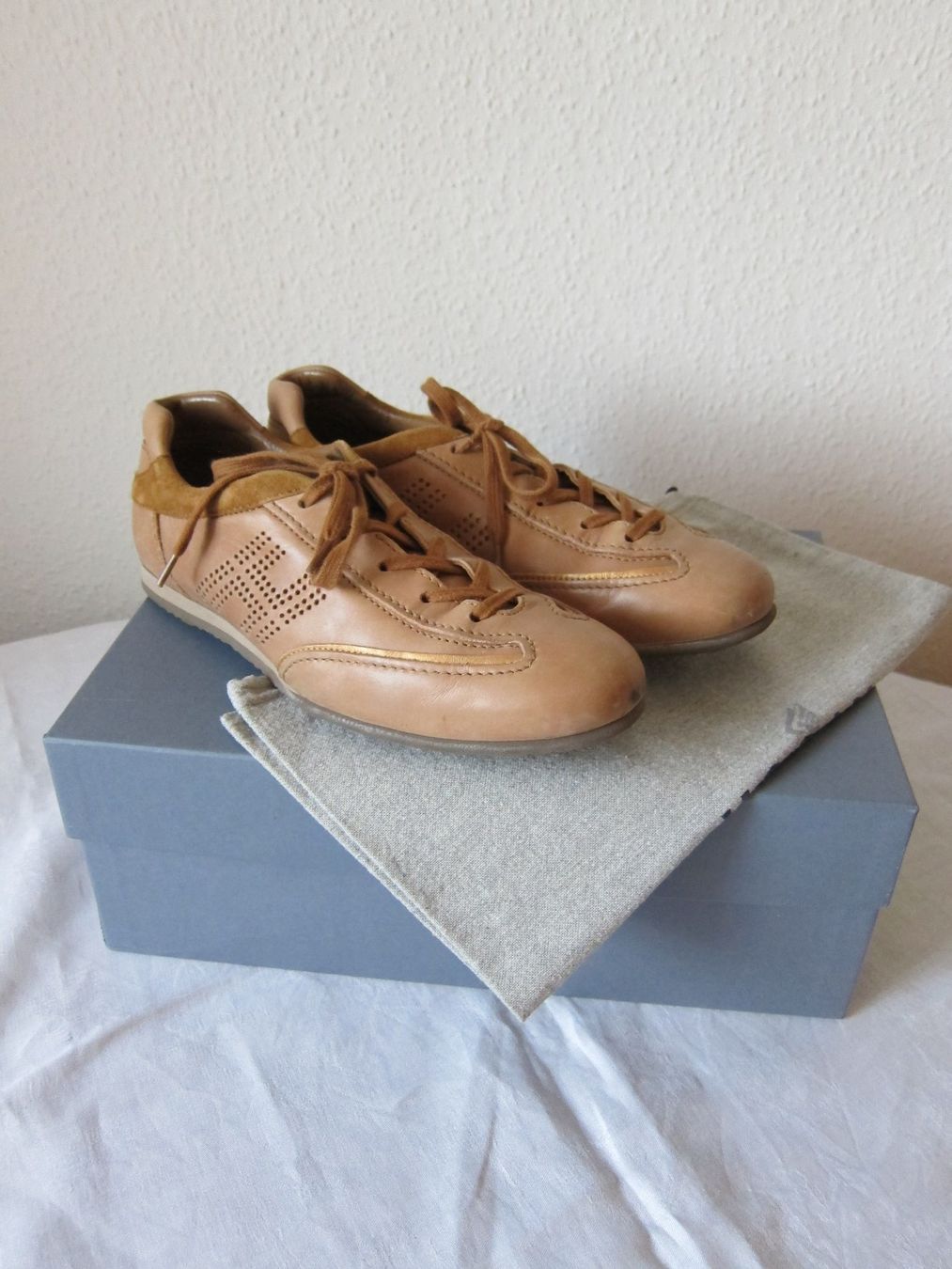 Hogan Damenschuhe: Sneaker Hogan, cognacfarben, Innensohle 25,5cm – Gebraucht aus Zürich von Italia58