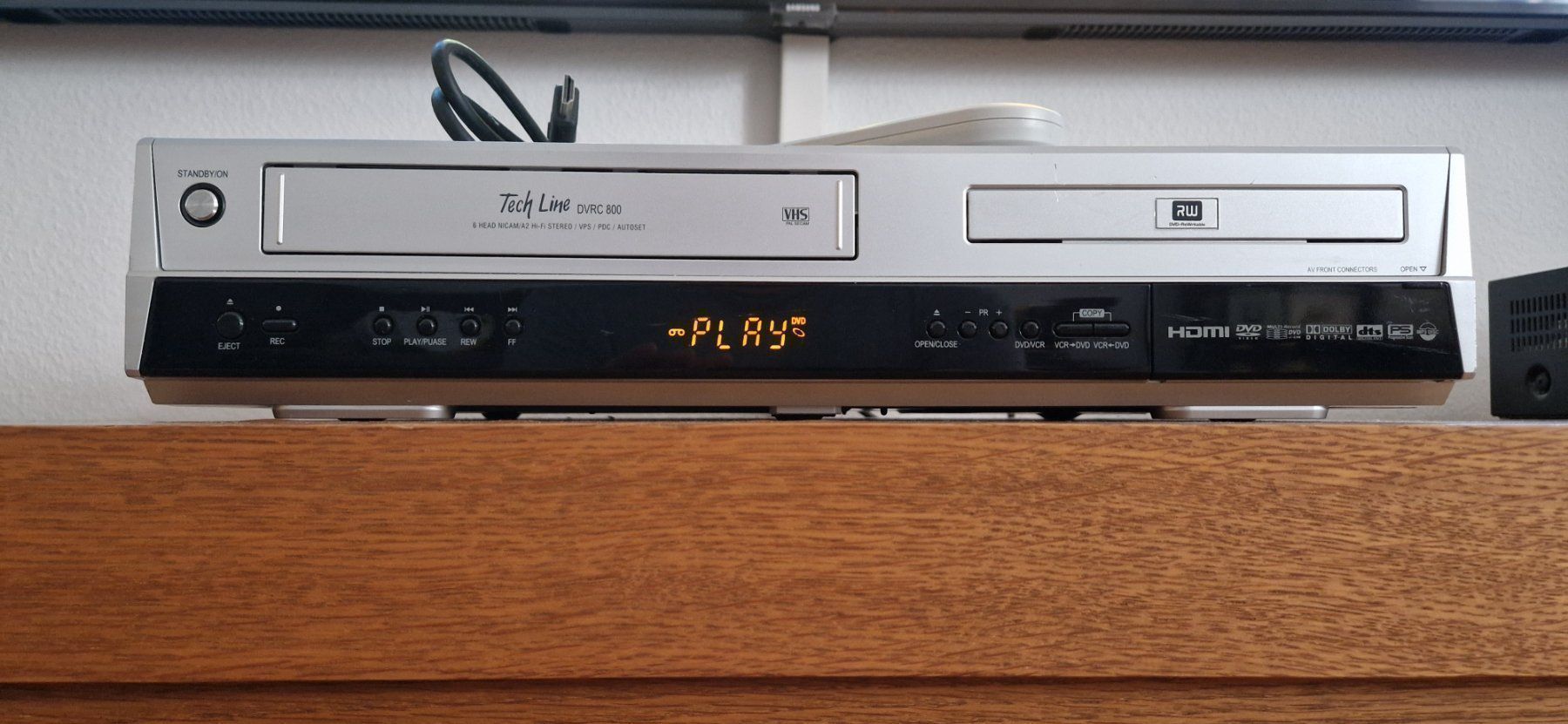 Registratori: VHS-/DVD Kombigerät mit HDMI !! – Usato da Zürich venduto da Lina049