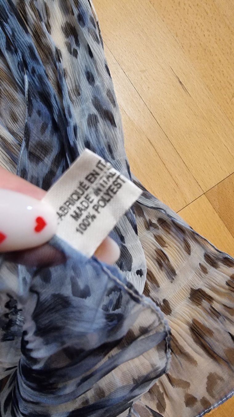 Foulard & Sciarpe: Eleganter Schal mit blauem Leopardmuster – Usato da Wald ZH venduto da CapLux 4