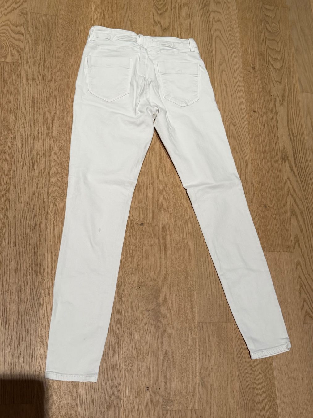 Zara Jeans: Damen Jeans Weiss Grösse 38 – Usato da Schaan venduto da bar_pp72 1