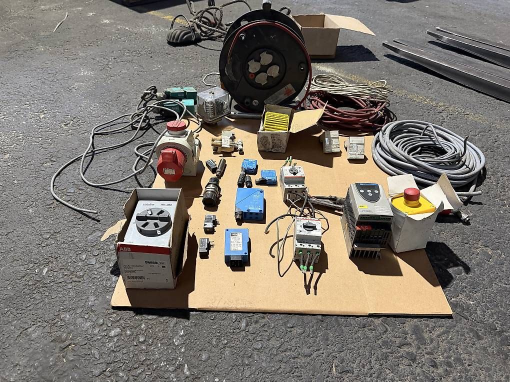 Schalter: Diverses Elektromaterial – Gebraucht aus Vaduz von Alexxo 1